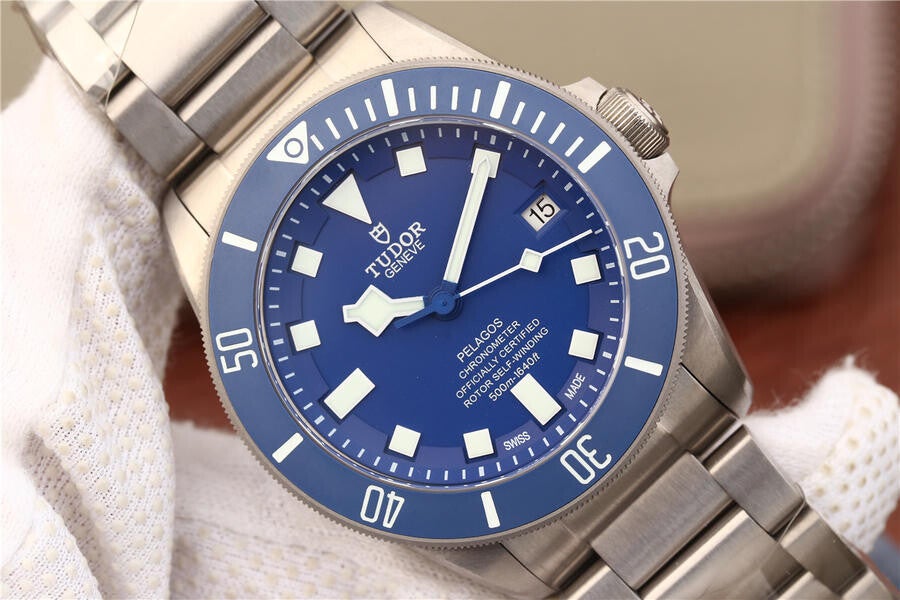 tudor total blue