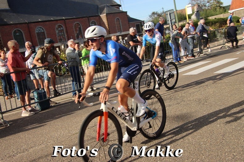 img_0440-bordermaker-standard-9332ez.jpg