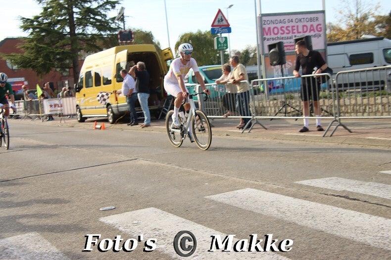 img_0469-bordermaker-standard-g443vk.jpg