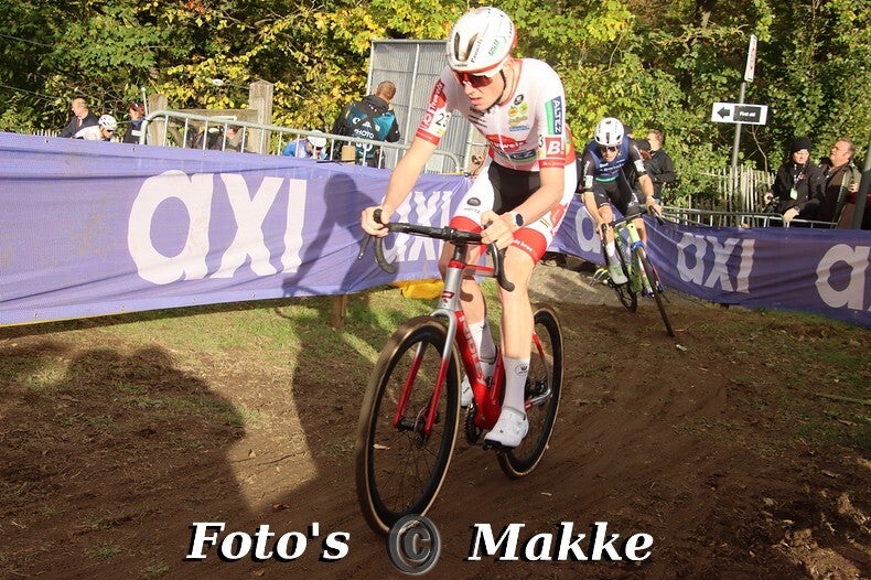 img_0480-bordermaker-standard-to1h16.jpg