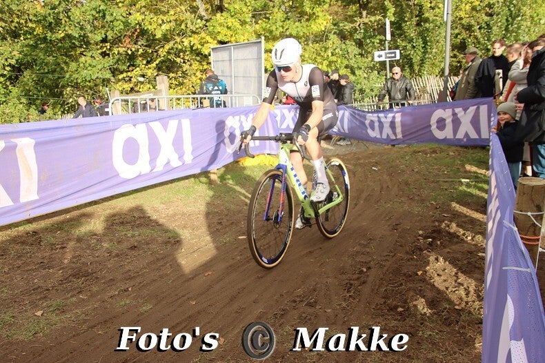 img_0502-bordermaker-standard-hm363h.jpg