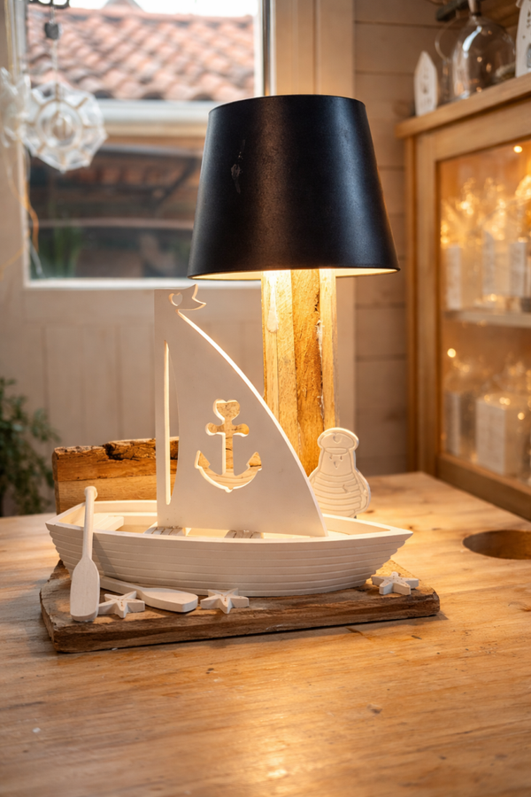 Boot mit Touchlampe
