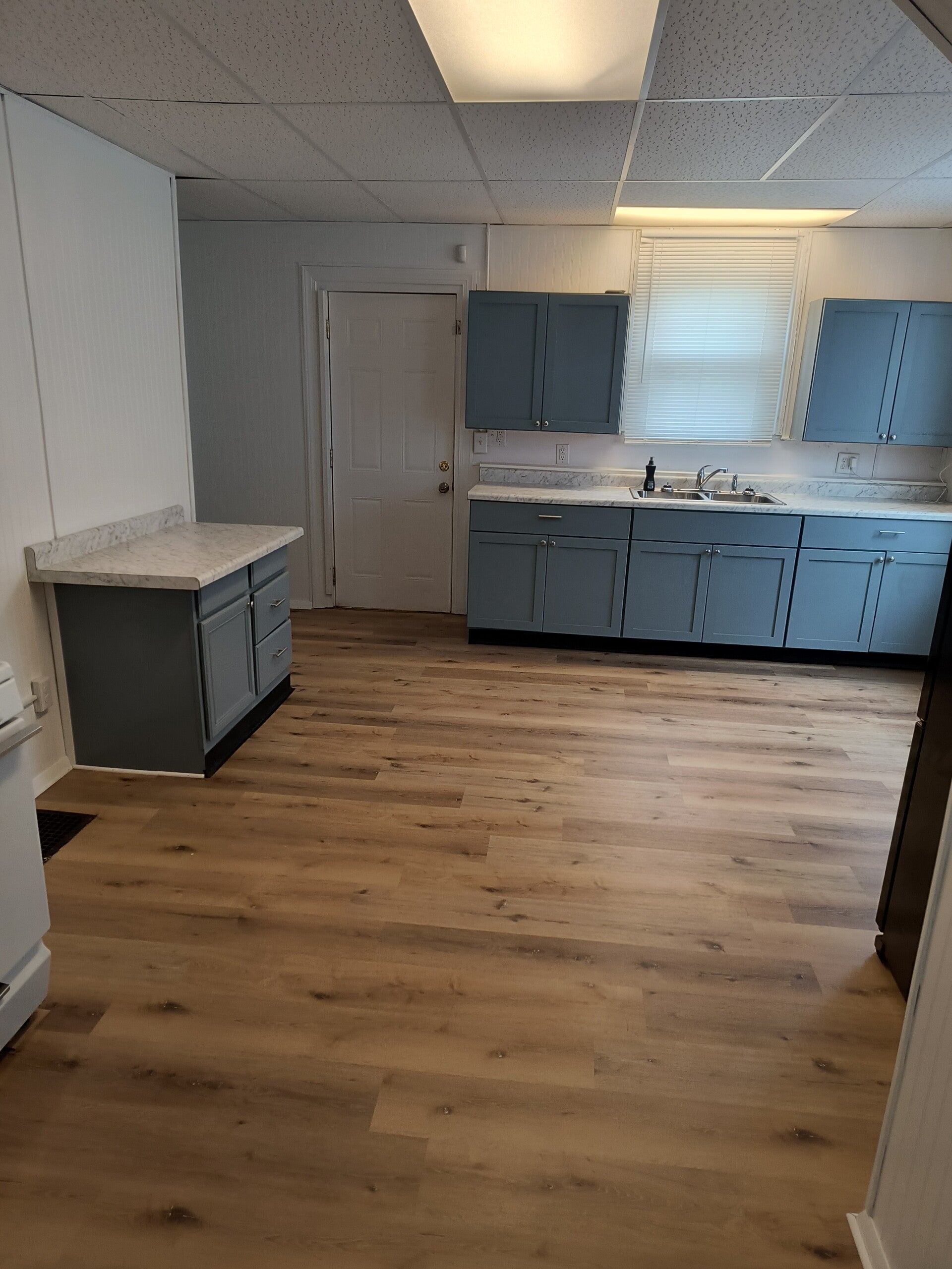 student rental 294 e. thornton st