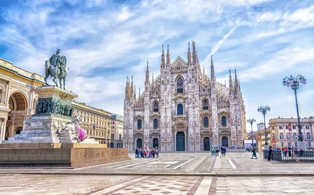 Eco Spurghi Milano Piazza Duomo - Wikicommons