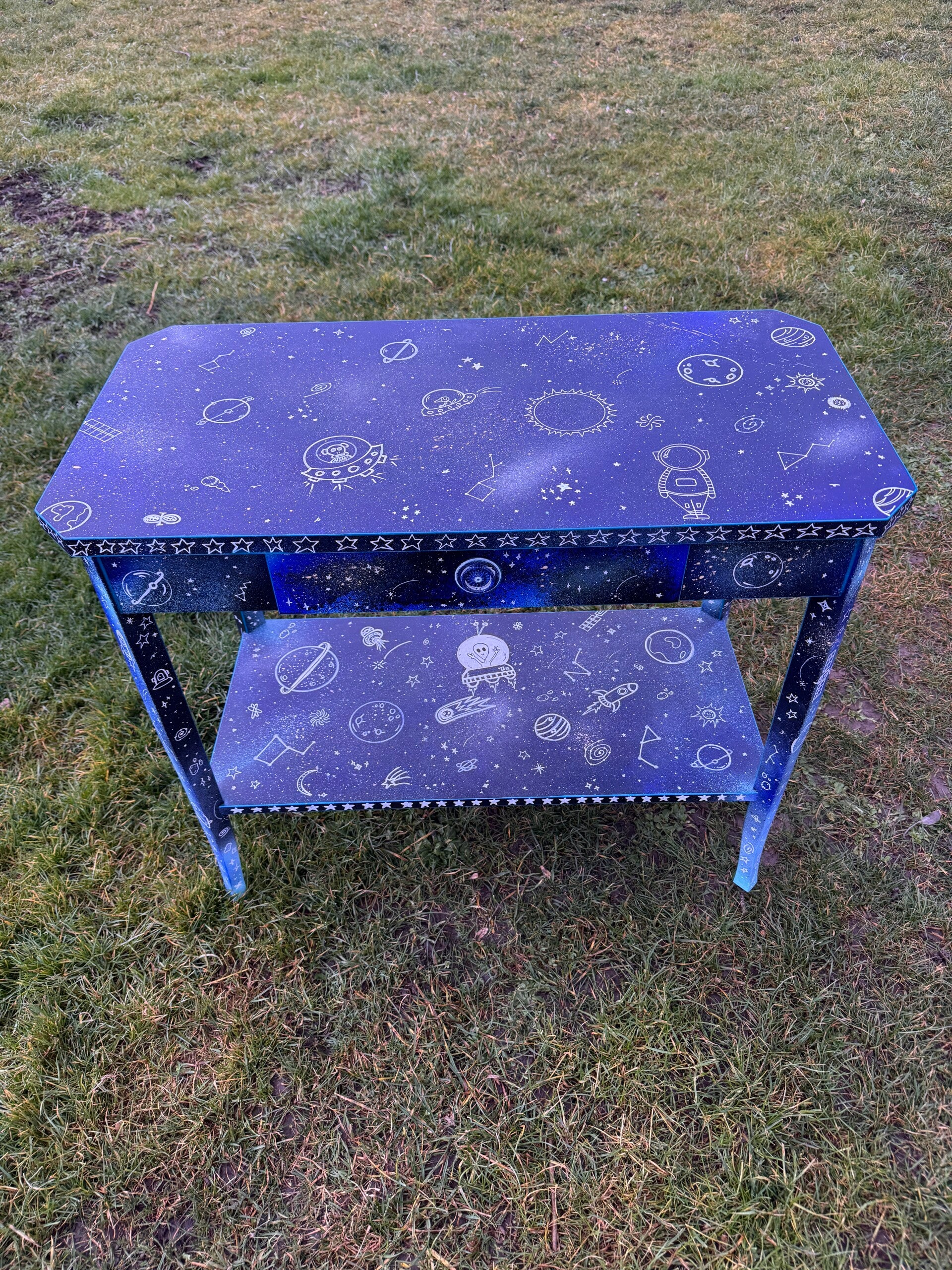 Upcycling kleines Tischmöbel