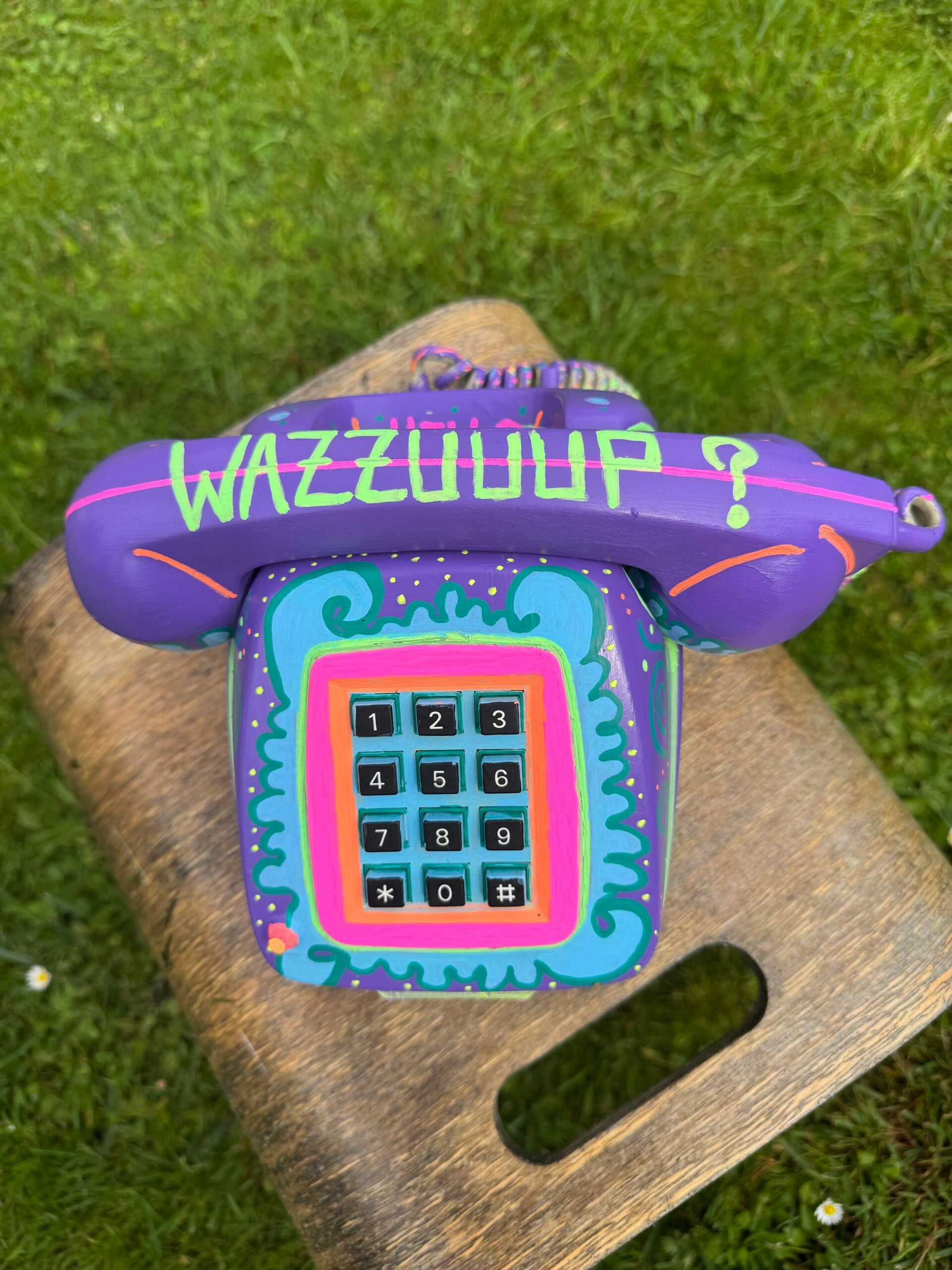 Handbemaltes Festnetztelefon