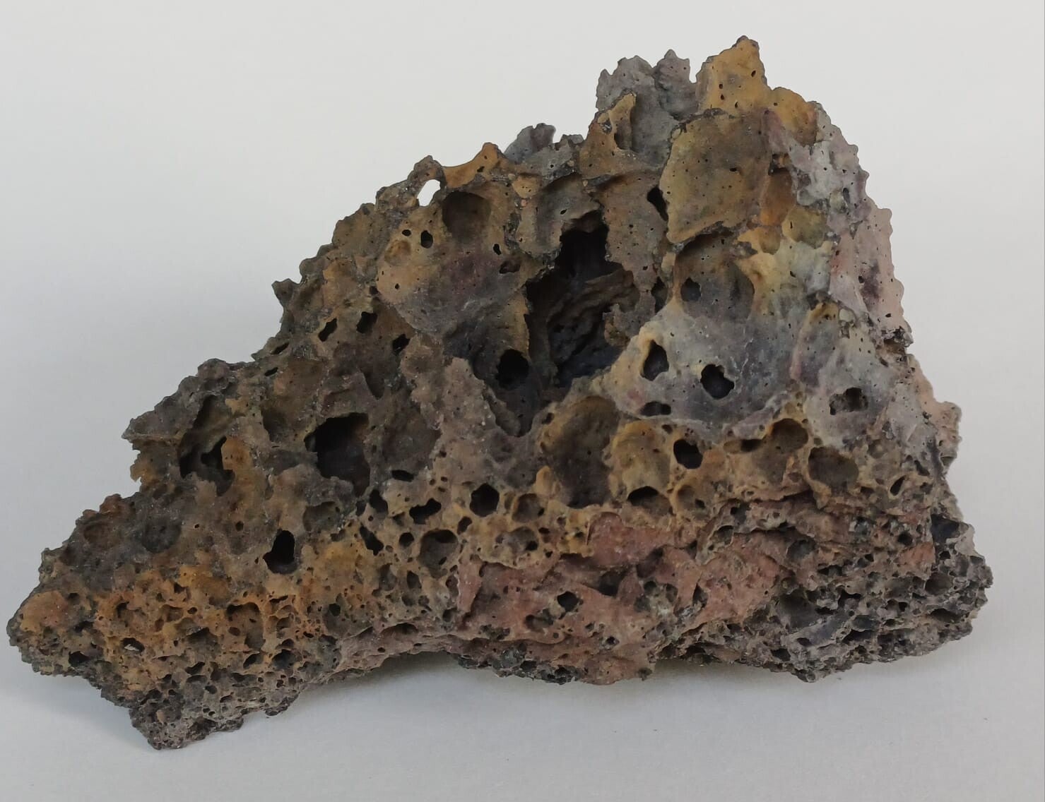 Scoria (Vesiculair Basalt)