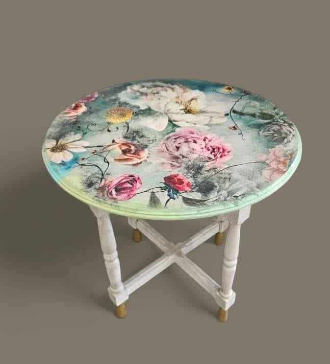 Decoupage of Transfers op Meubels Plaatsen