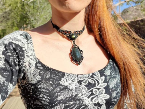 Gargantilla Ysera con Labradorita y Obsidiana Huichol. Negro.