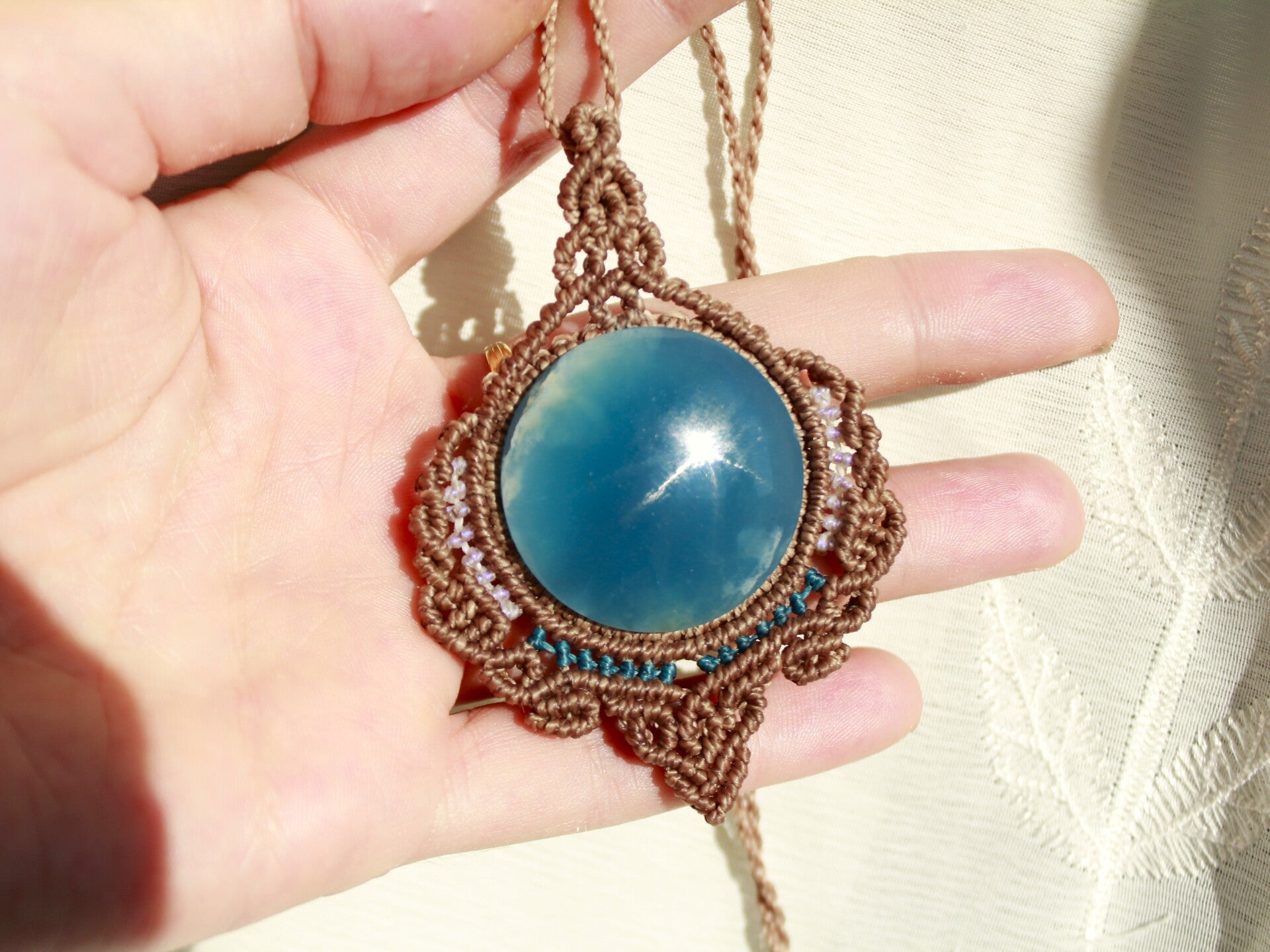 Colgante Nalúvia con Ónix Cielo - Colección Mujer Medicina.