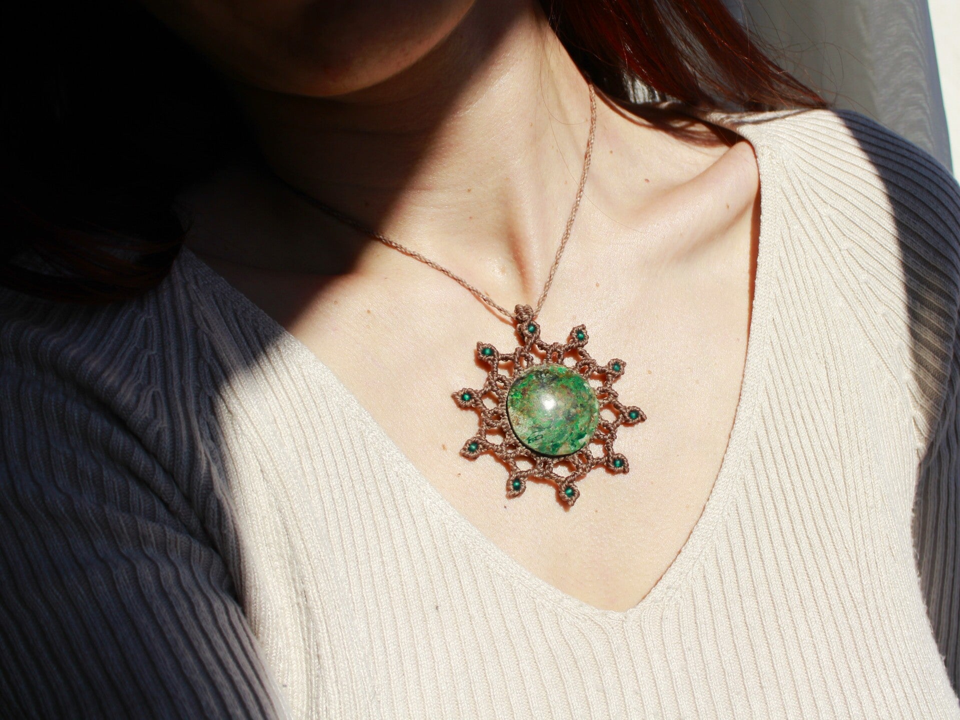 Colgante Dhara con Crisocola - Colección Mujer Medicina.