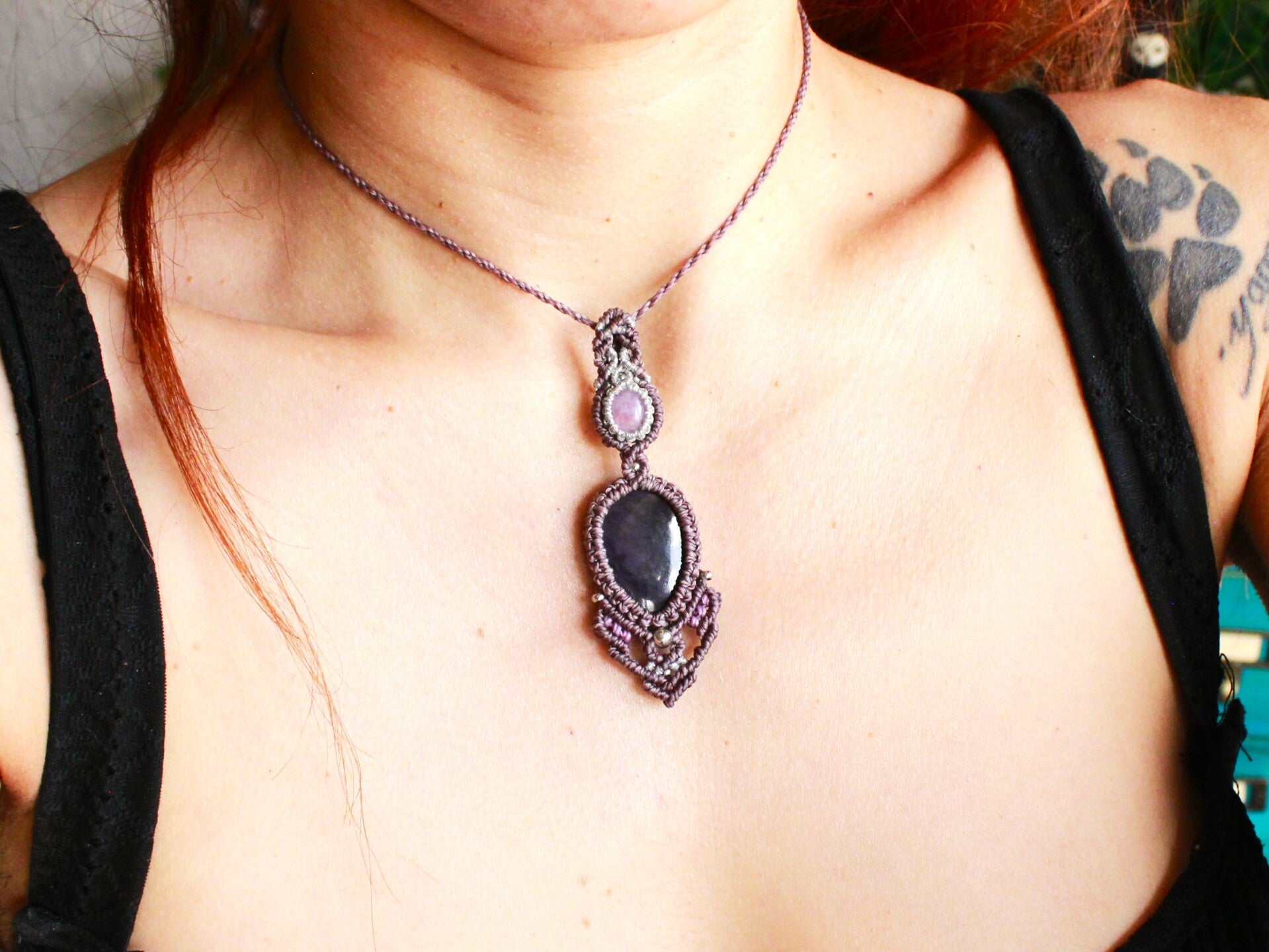 Colgante con Obsidiana Huichol y Kuncita.