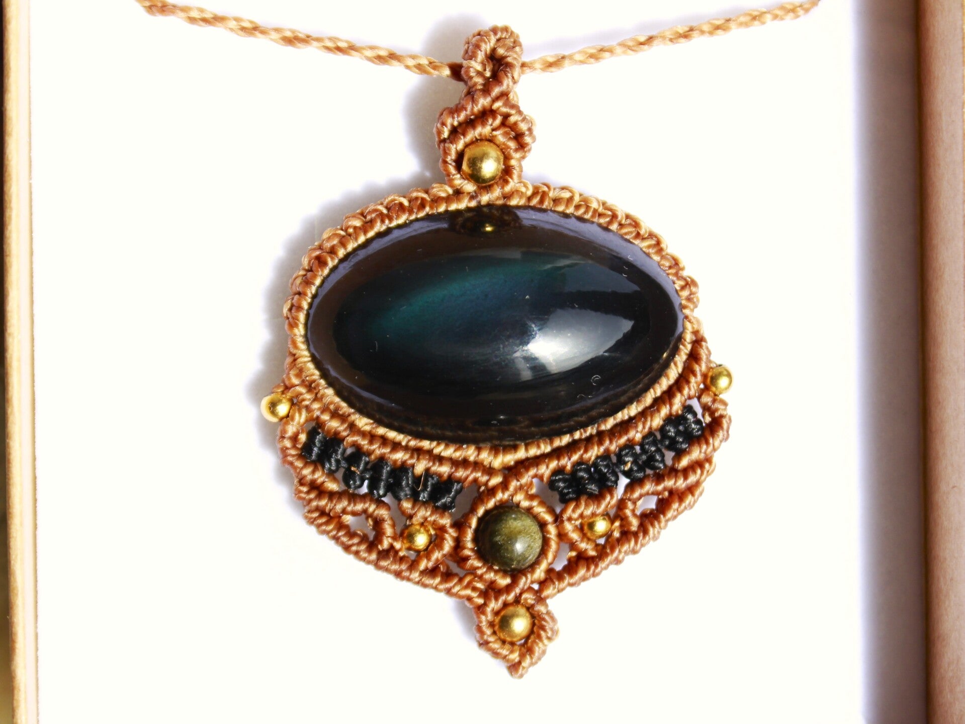 Colgante con Obsidiana Arcoíris y Obsidiana dorada.