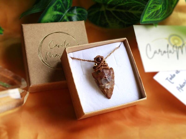 Collar flecha de Jaspe Mokaita y Granate. Marrón