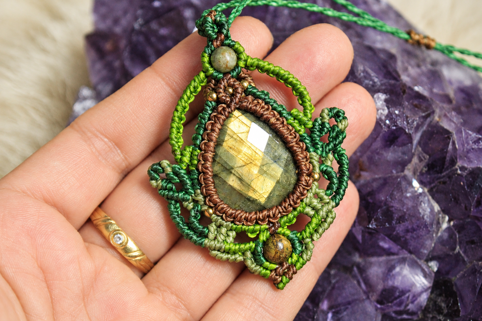 🌈Colgante Bosque con Labradorita facetada, Turmalina verde y Ojo de Tigre.