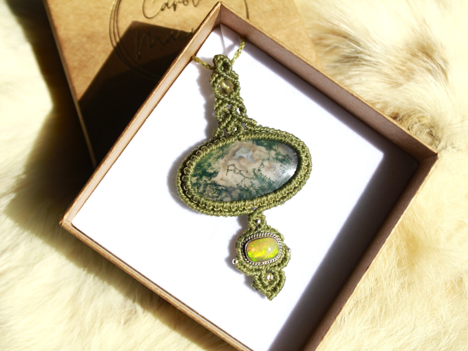 Colgante único con Ópalo etíope, Ágata musgosa y cuenta de Citrino. Plata de Ley.