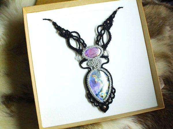 ✨Pedido personalizado Andrea. Collar Mystical Dream con Espectrolitas multicolores. Negro y plateado.