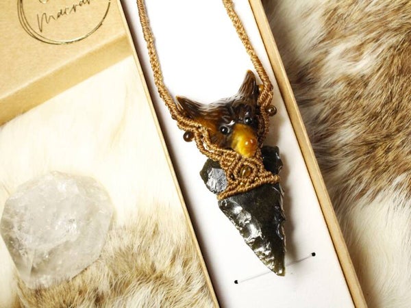 Collar Loba con Ojo de Tigre tallado y Obsidiana dorada grande.