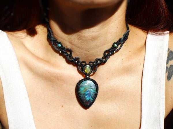 Gargantilla o Collar Serendipia con Ópalo de fuego etíope, Azurita y cuentas de Turquesas. Plata de Ley