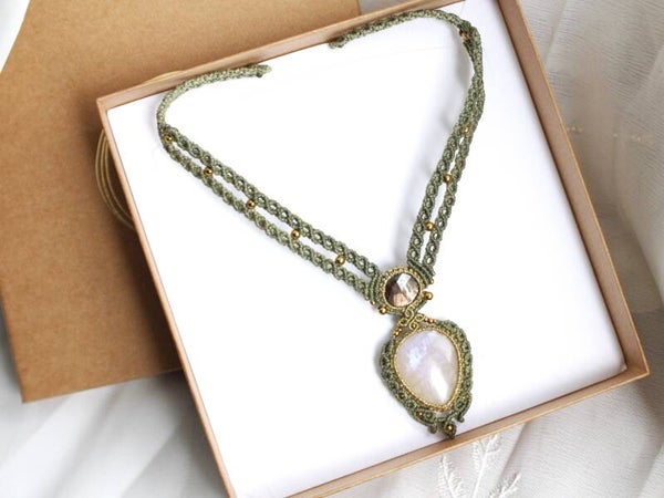 ✨Pedido personalizado Tamara. Gargantilla con Zafiro dorado facetado y Piedra Luna Belomorita