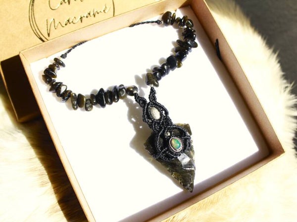 Collar o colgante ''Shambala'' de edición limitada. Ópalo etíope y Obsidiana dorada. Plata de Ley.