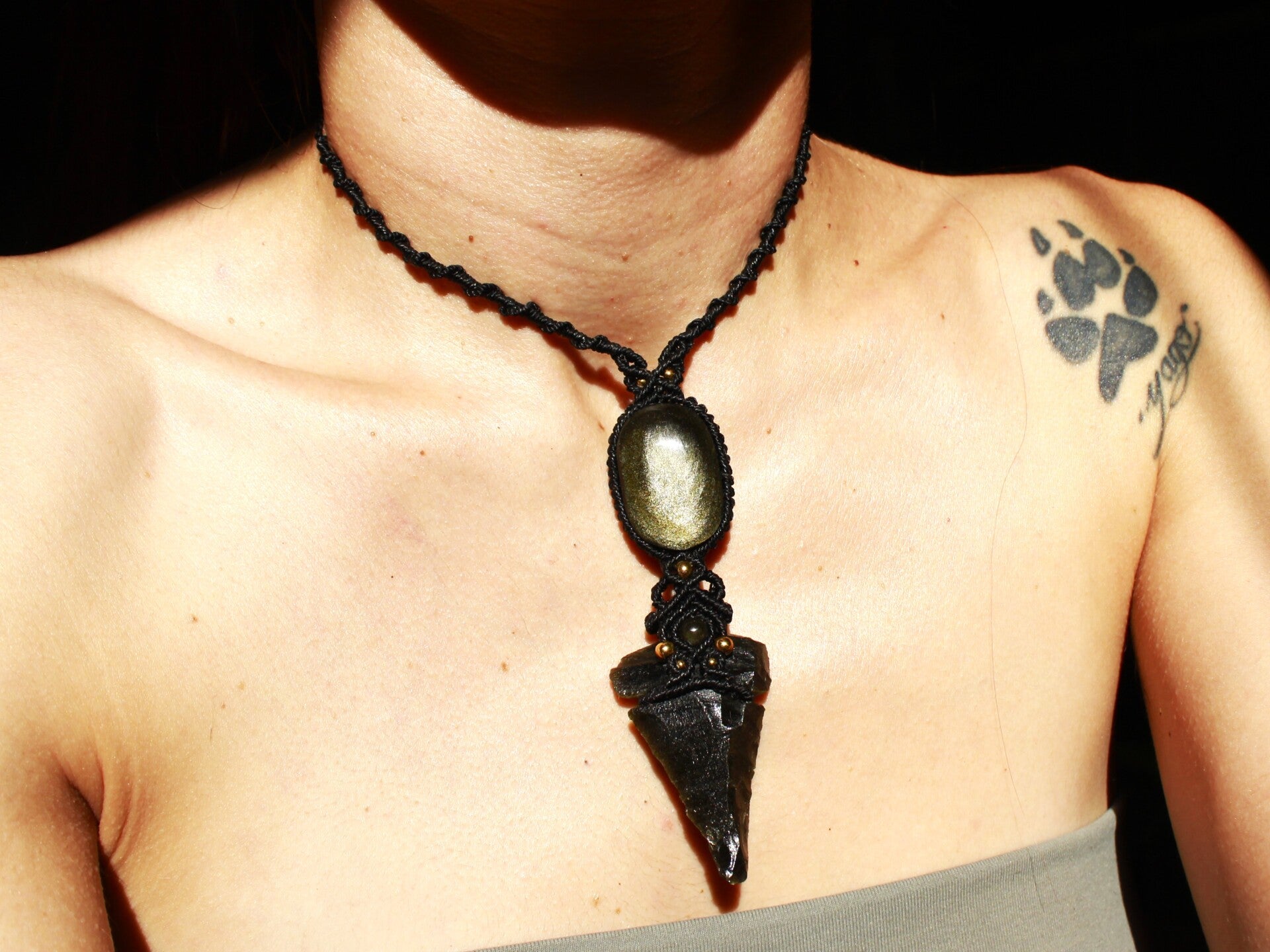 Collar ''Amplexus umbrae meae'' con Obsidianas doradas.