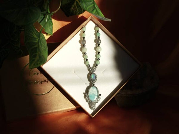 Collar o colgante ''Shambala'' con Ópalo etíope y Larimar. Plateado.