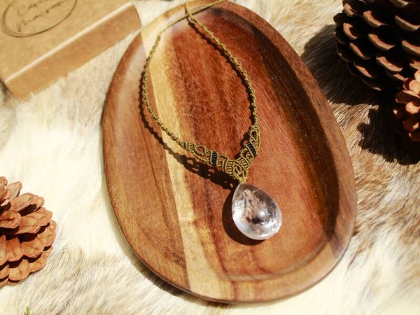 Collar o gargantilla única con Cuarzo Enhydro hidrocarburo, con dos burbujas y arcoíris