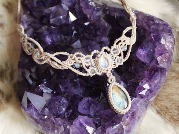 ✨Pedido personalizado Tania. Gargantilla ''Soul of Heaven'' con Piedra Luna, Labradorita y Cuarzo Arcoíris.