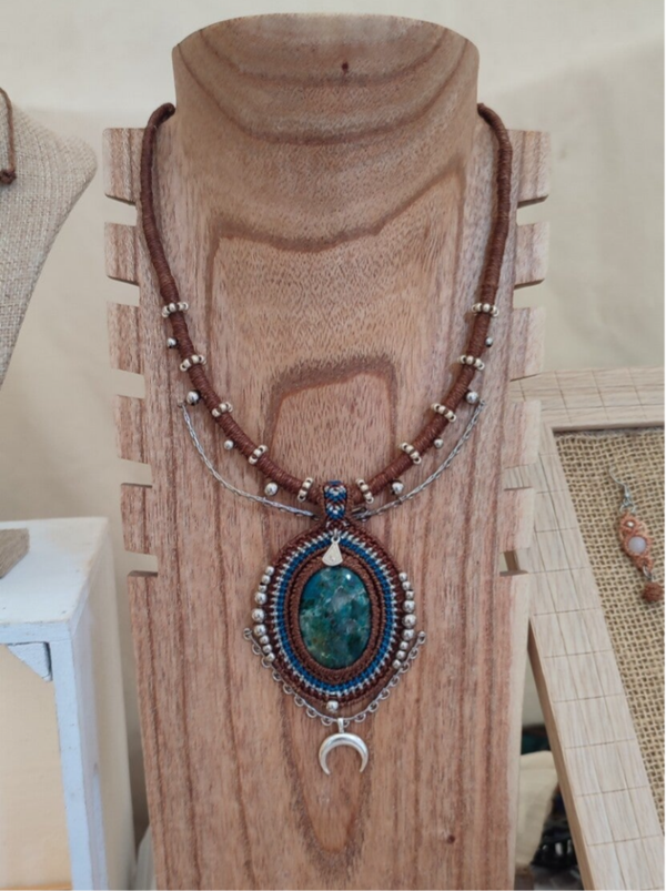 Pedido Personalizado: Collar ''Supervivientes24'' en macramé con Crisocola