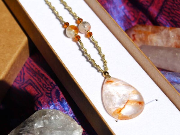 ''La Visionaria'' - Cuarzo fantasma naranja y Citrinos arcoíris.🔮 Edición Limitada Intuition.