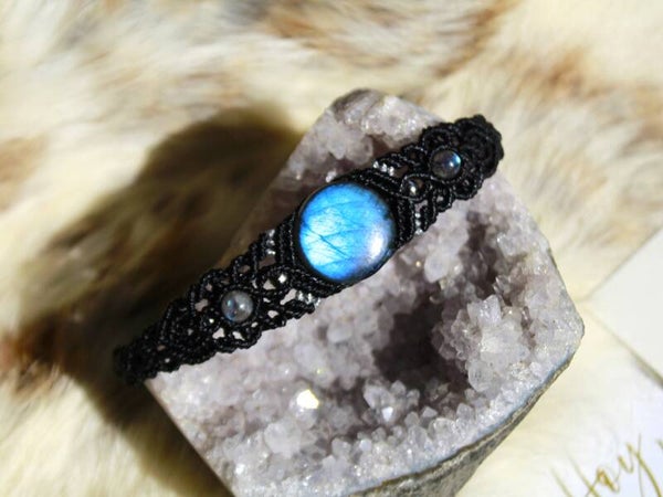 Pulsera con Labradoritas. Negro y plateado.