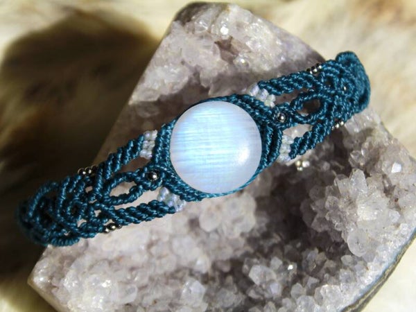Pulsera con Piedra Luna. Turquesa y blanco irisado.