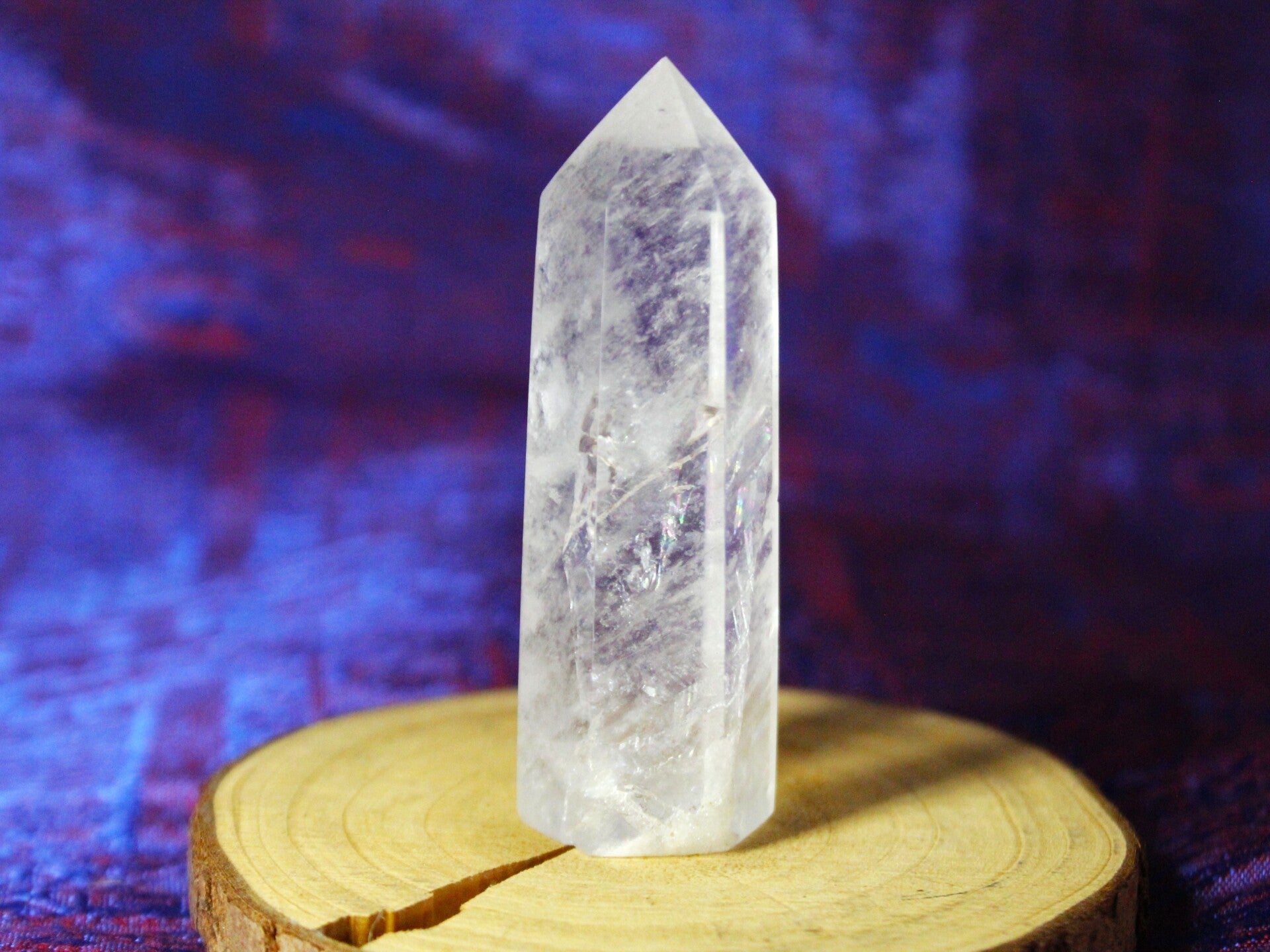 Punta de Cuarzo Phantom con Arcoíris. Pulido. 💎