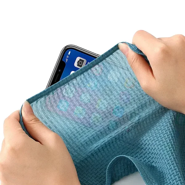 Slip da uomo a vita bassa a quadri con effetto push-up sui fianchi