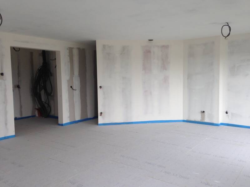 Création d'une cloison séparative acoustique