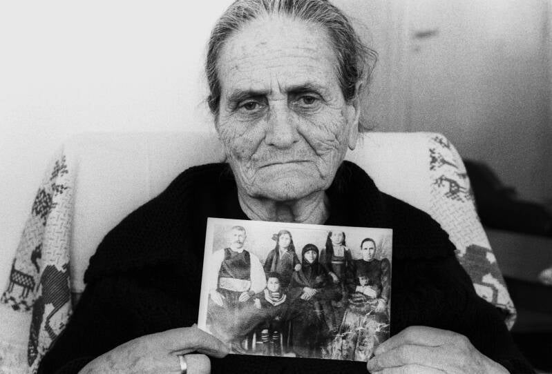 Greco Turkish War, article about the female refugees, photos and text by Barbara Dawn Smith, story published in Humaniy magazine,