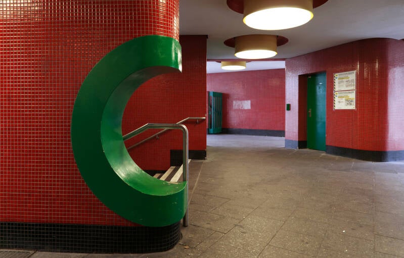 looking at cold war architecture by Rainer G. Rümmler  