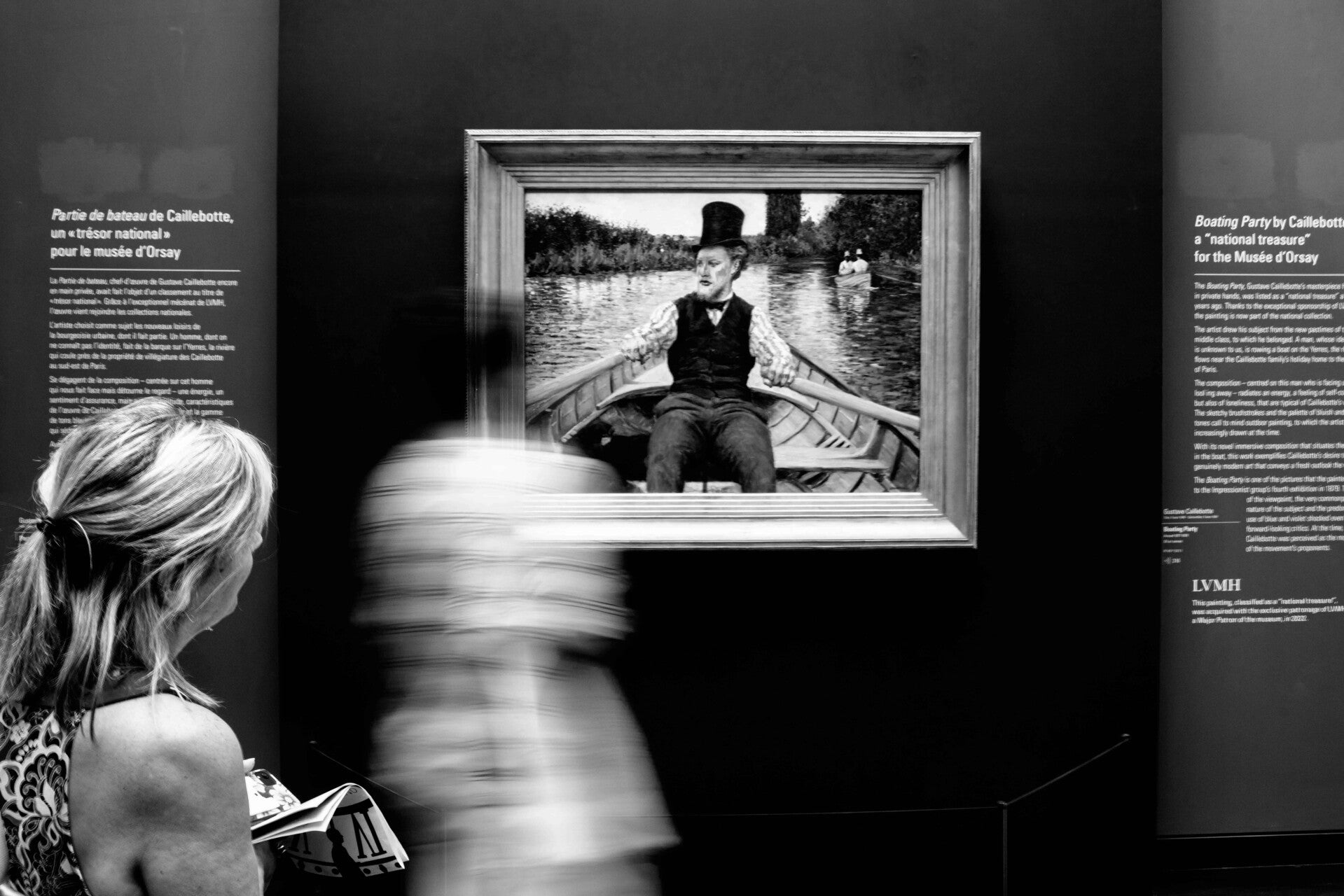 how we look at art in galleries is a photo essay by documentary photographer, Habip Kocak.