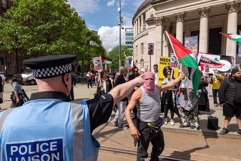 photos of gaza protests, article and journalisim about gaza,