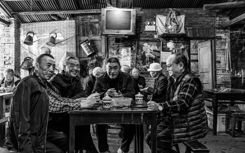 documentary photographer Omar Shamma takes us inside a traditional chinese tea shop and shows us ceremony and a long tradition,