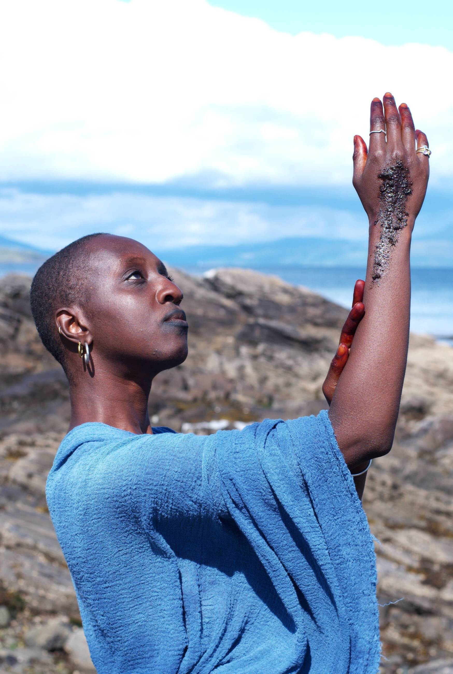 Davina Diaz documents the face of witchcraft and Pagans in Scotland, aricle about witches in modern day Britain,