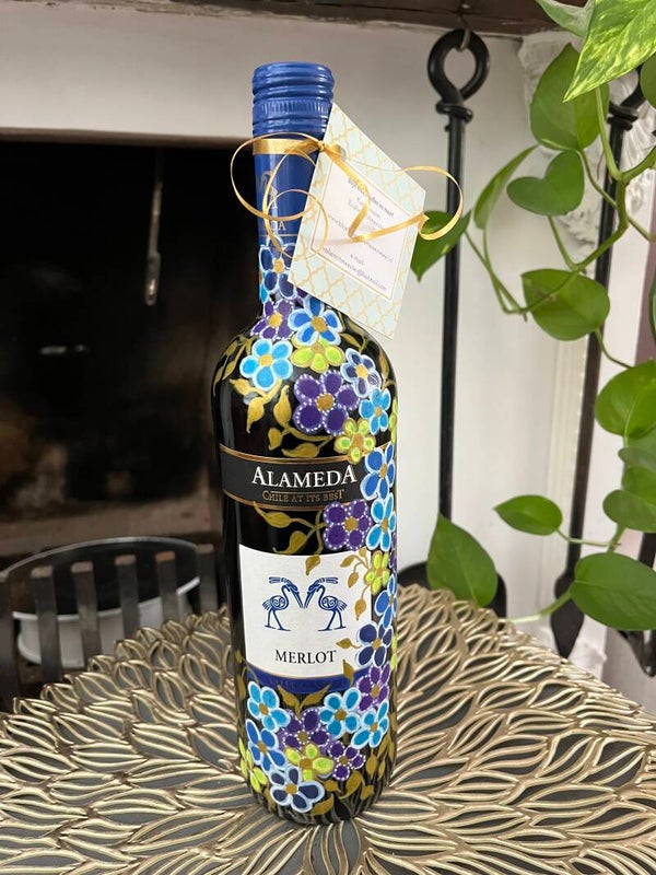 Handbeschilderde fles Rode wijn