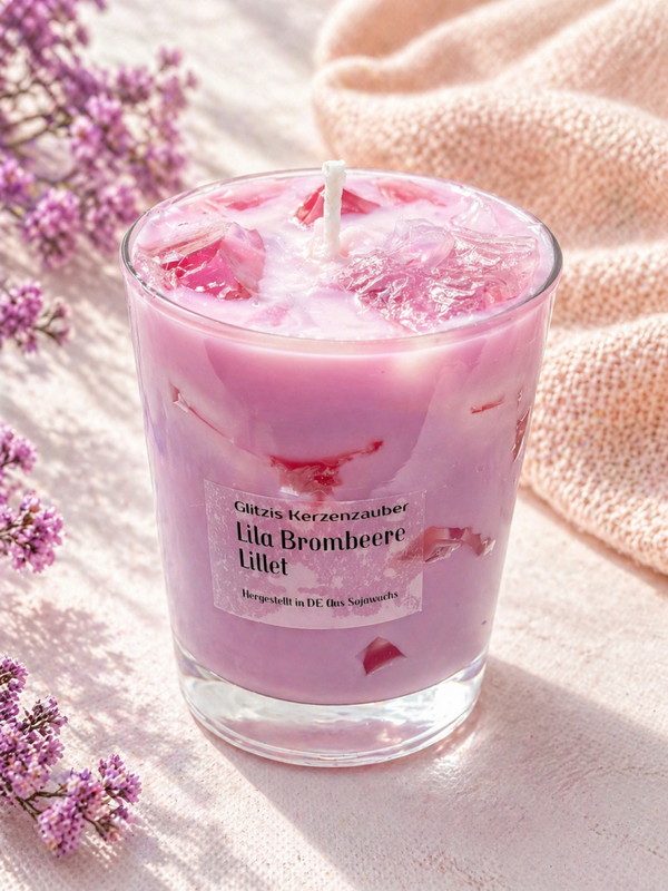 Lila Brombeere Candle