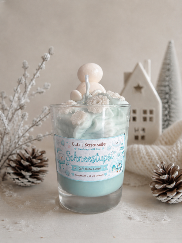 Schneestupsi Candle