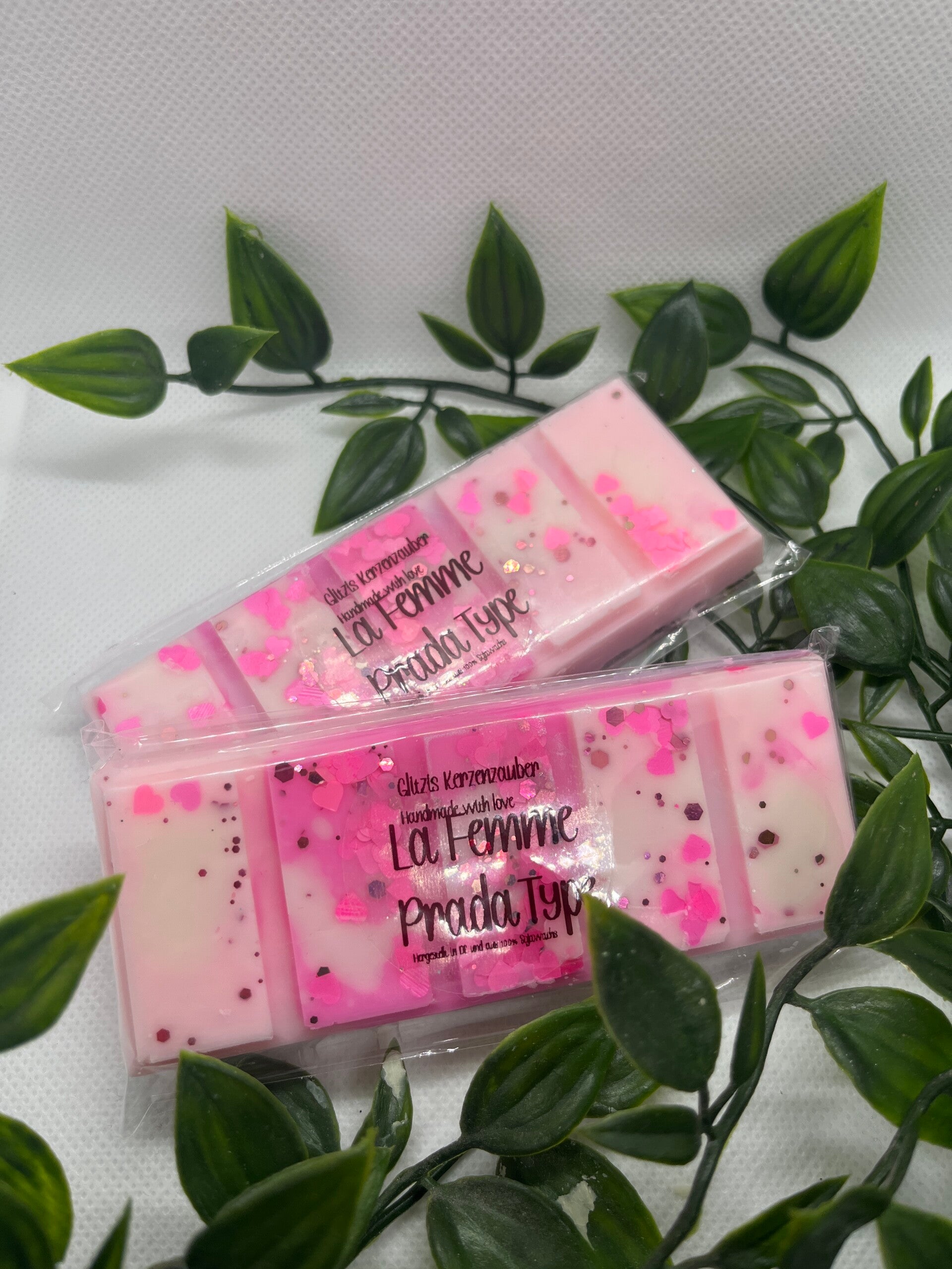 La Femme Prada Type Wachs Melts Woman