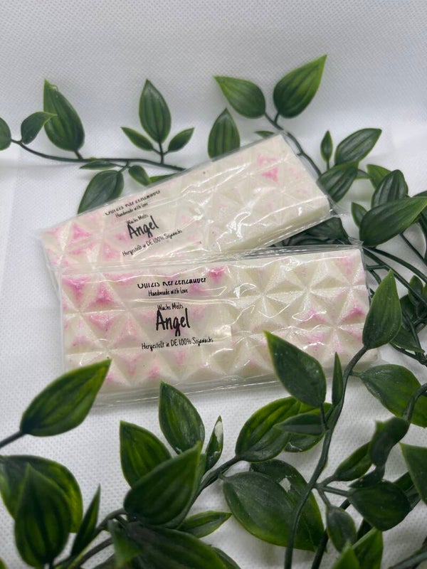 Angel Wachs Melts Woman