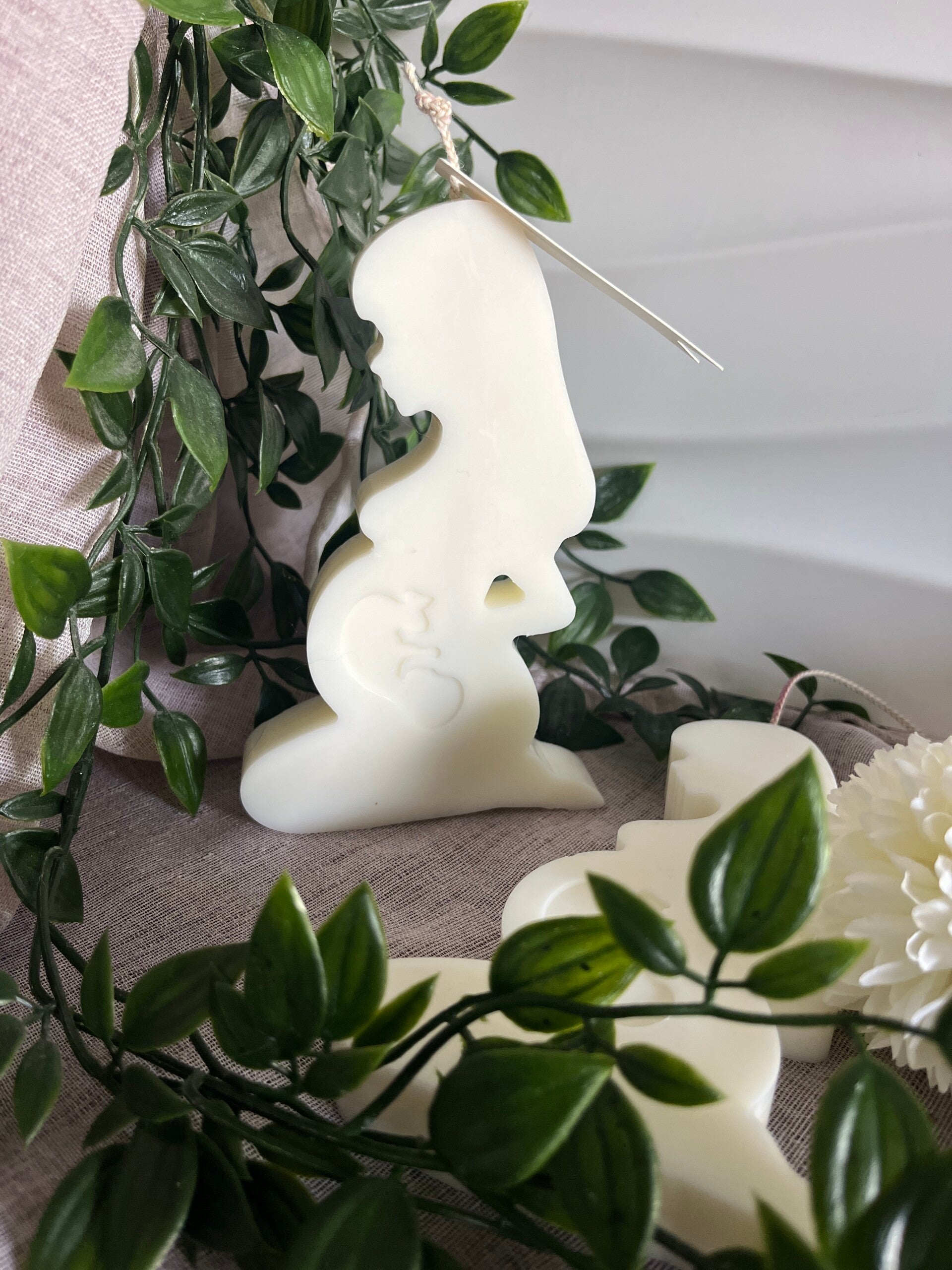 Babybauch Kerze Weiß