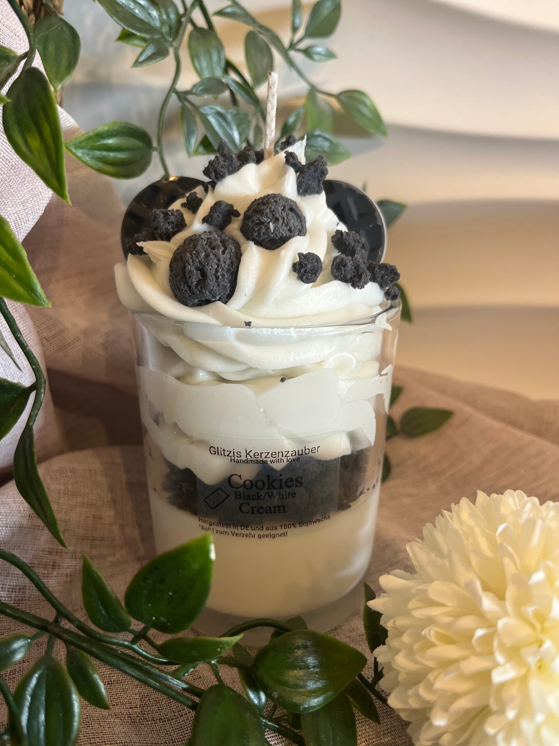 Cookie Black/White Cream Candle