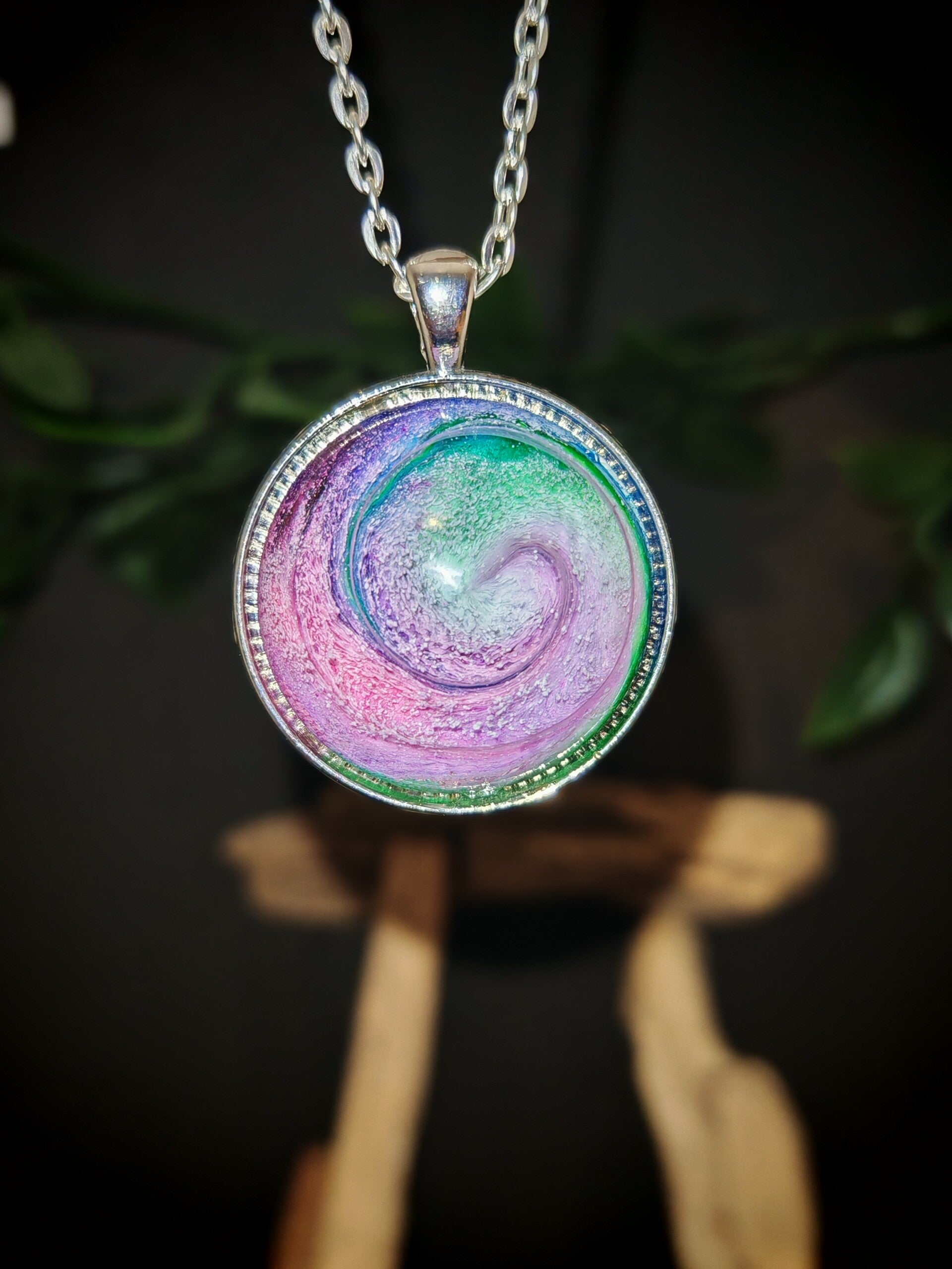 Collier galaxy rose et vert